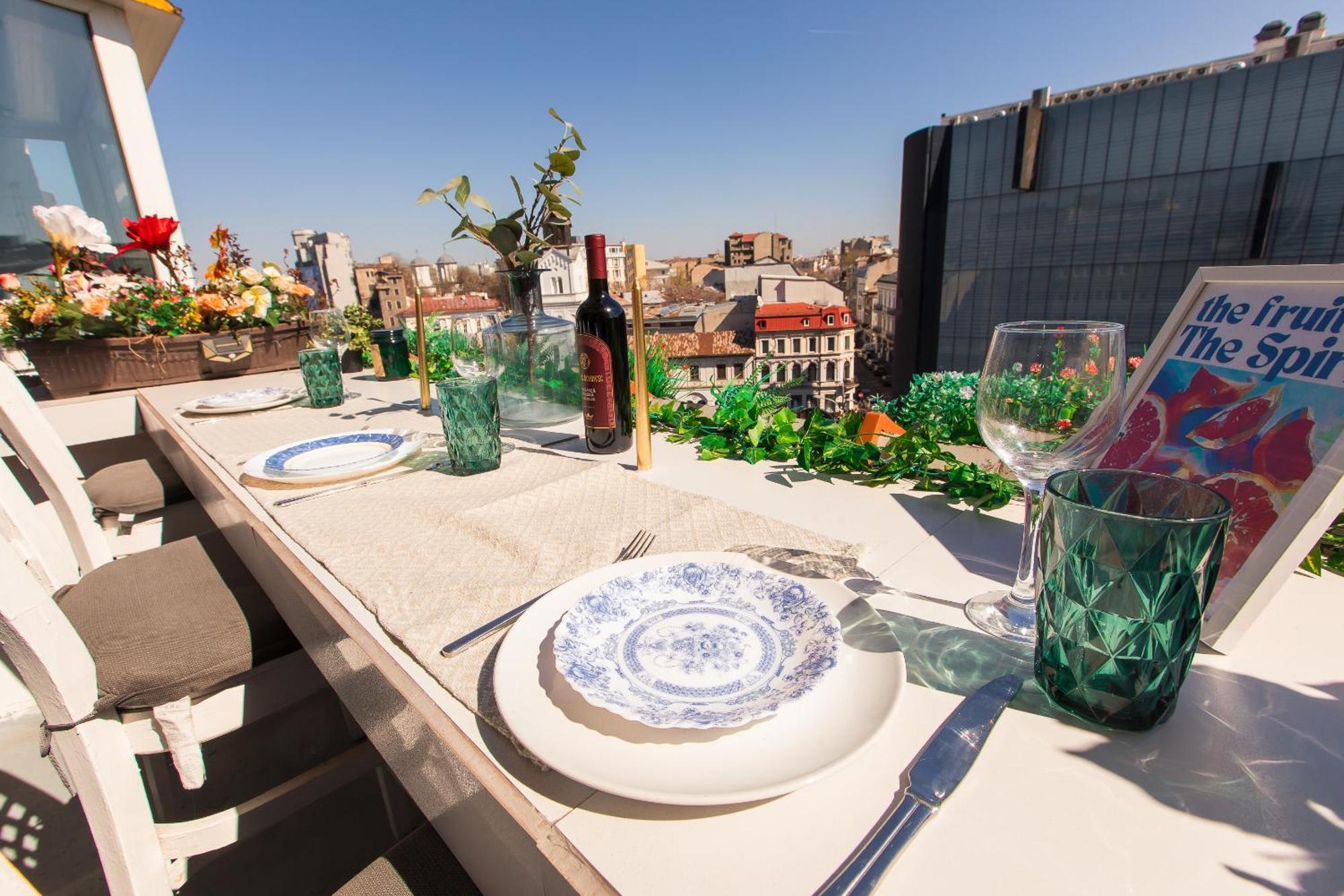 Old Town Apartment With Amazing View From The Balcony Bukarest Eksteriør billede