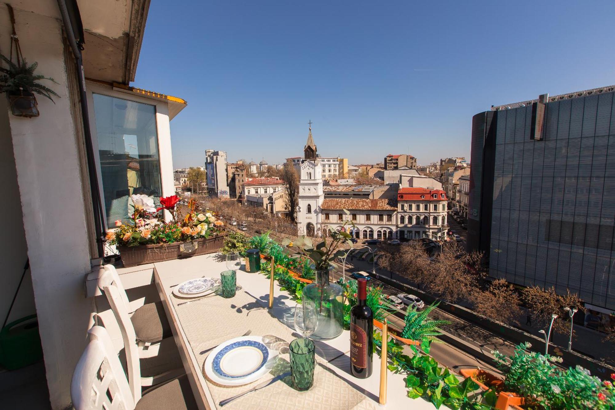 Old Town Apartment With Amazing View From The Balcony Bukarest Eksteriør billede