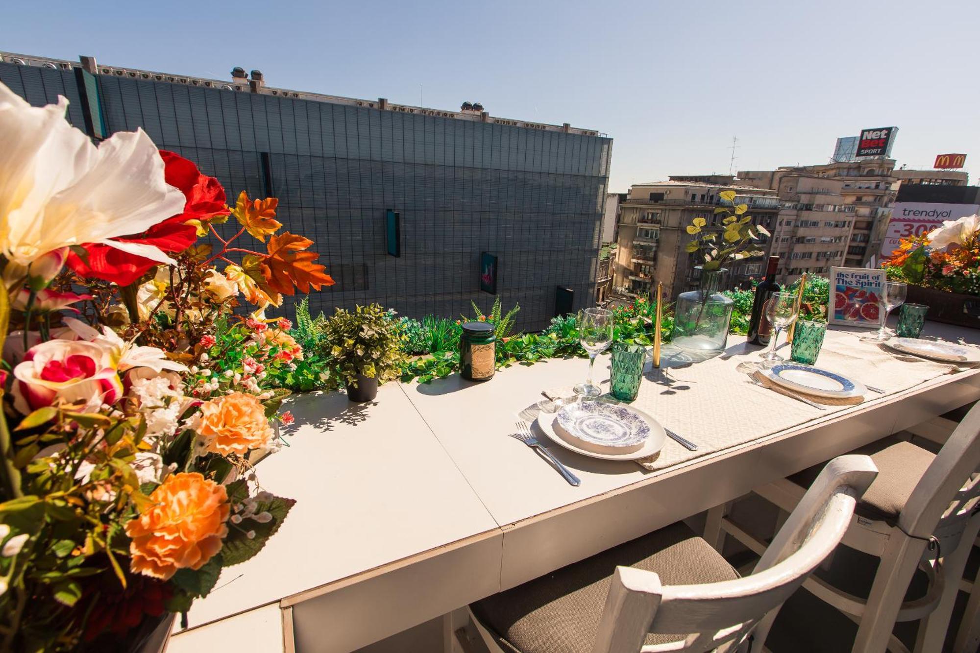 Old Town Apartment With Amazing View From The Balcony Bukarest Eksteriør billede