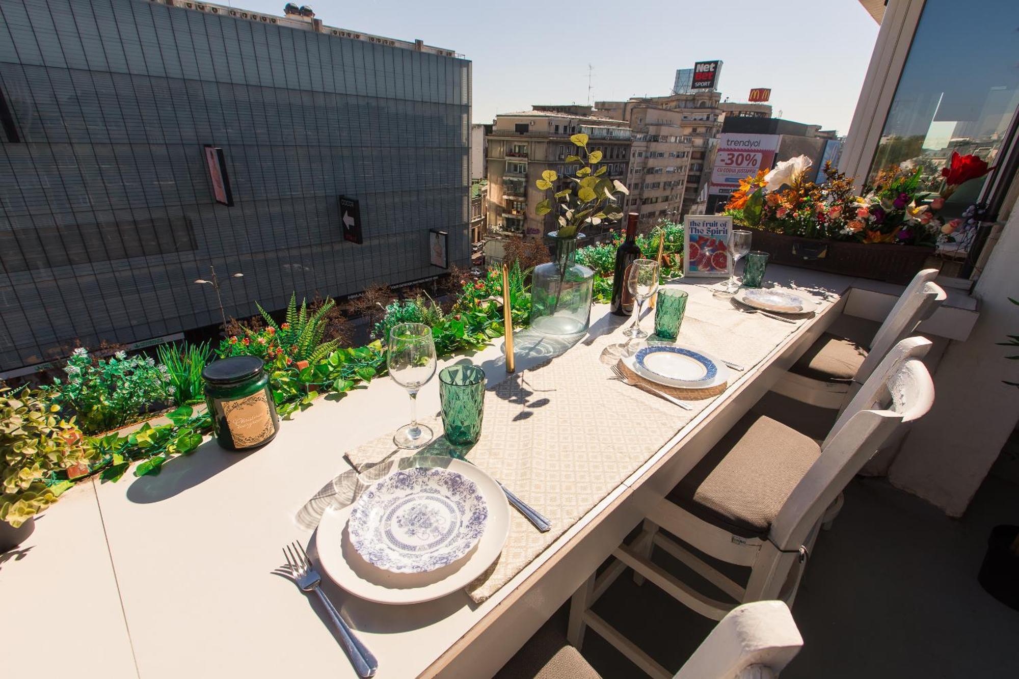 Old Town Apartment With Amazing View From The Balcony Bukarest Eksteriør billede