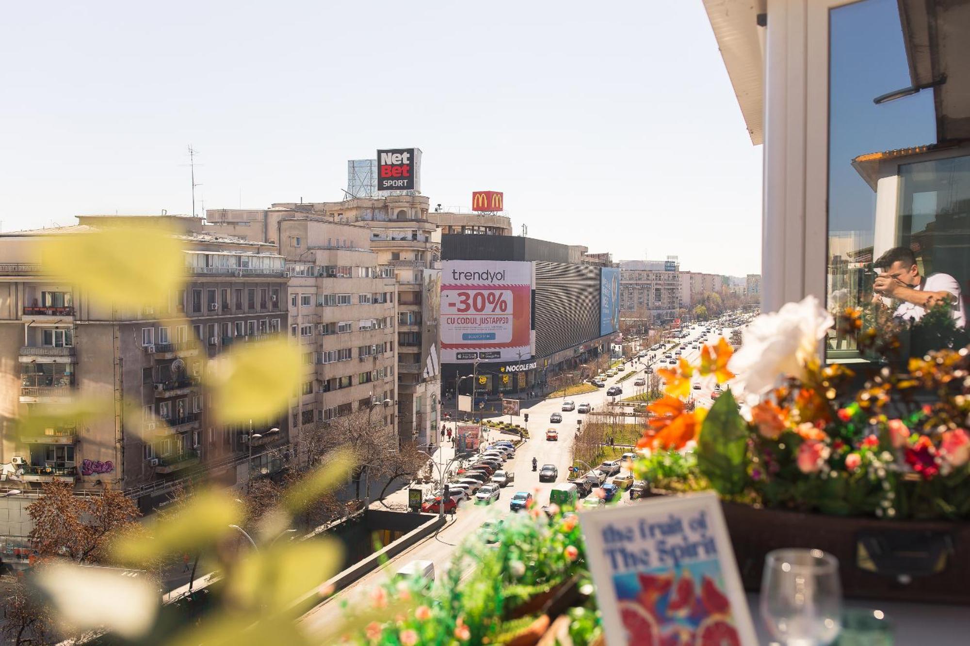 Old Town Apartment With Amazing View From The Balcony Bukarest Eksteriør billede